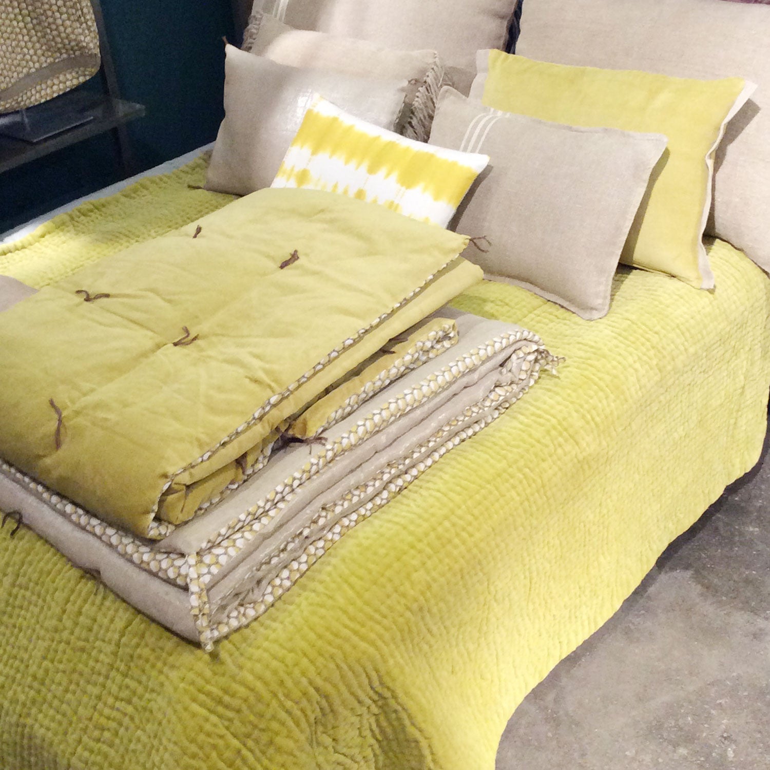 En Fil d'Indienne - Plaid bout lit velours rideaux, coussins et taies