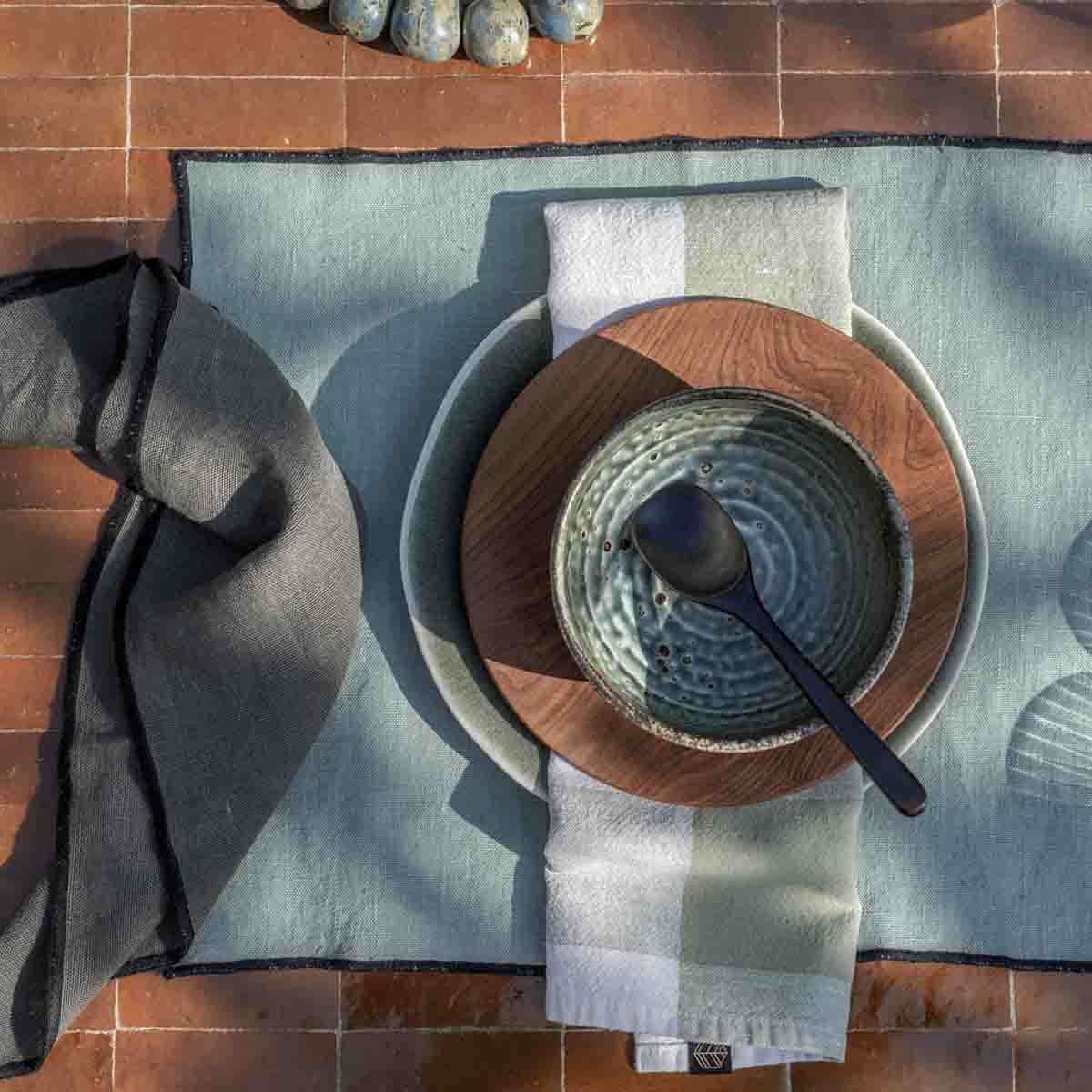 Borgo Haomy placemat in coated linen - 21 harmonious colors
