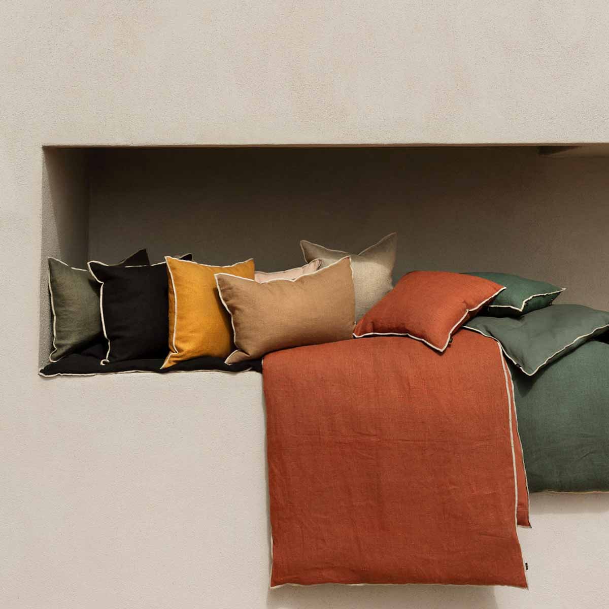 Housses de coussin en lin lavé Chennai Haomy - liseré naturel, 13 coloris
