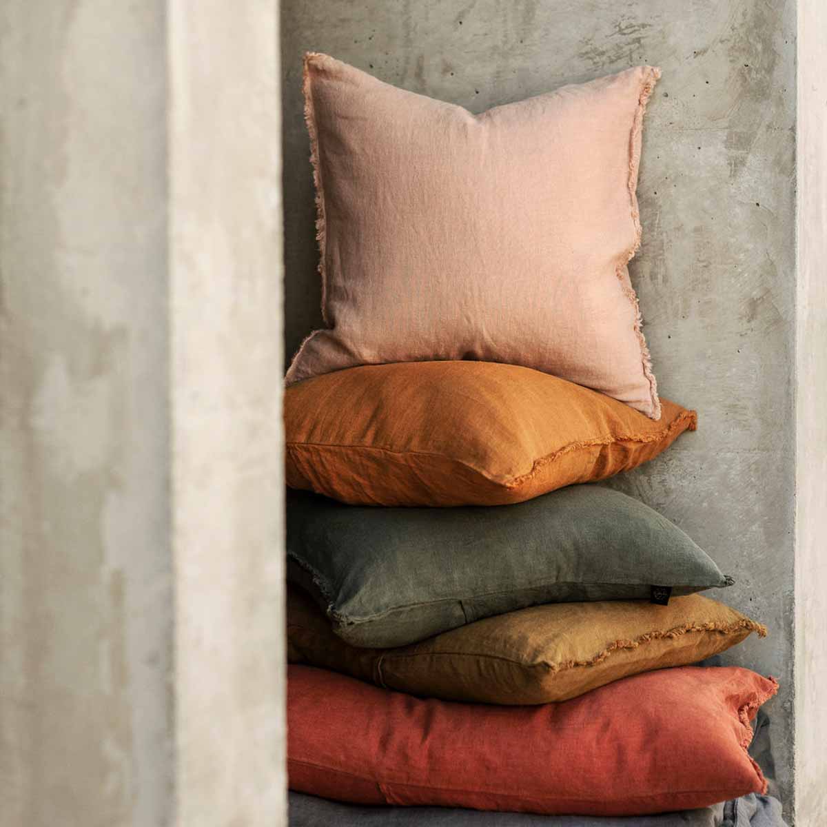 Housse de coussin Viti Haomy en lin lavé à franges - 13 coloris modernes
