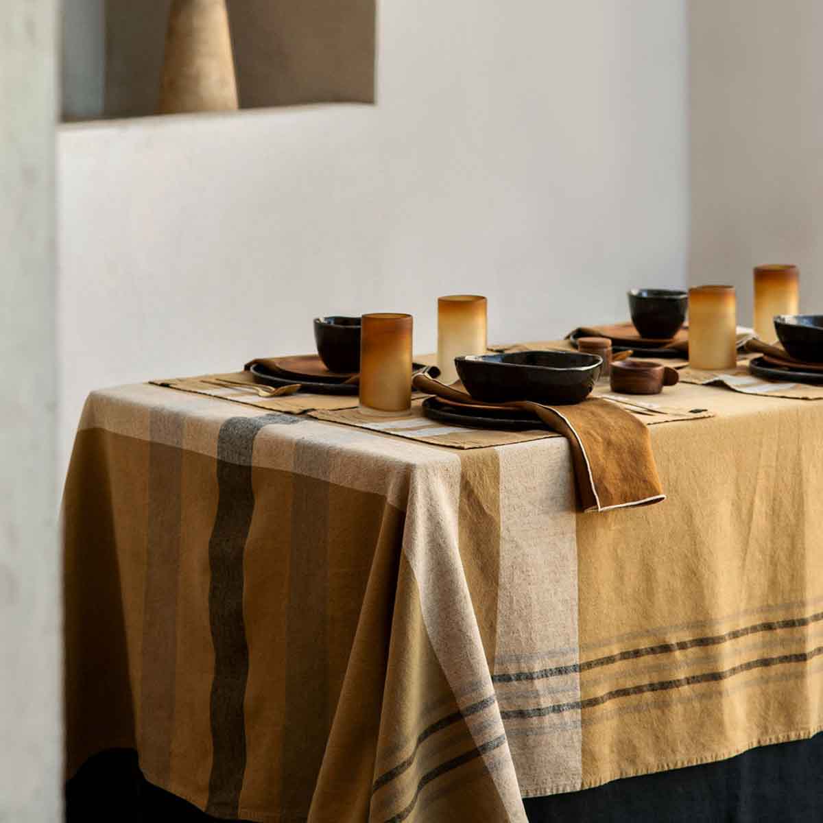 Nappe Aalborg Haomy en lin lavé & coton – motif carreaux, 5 coloris disponibles