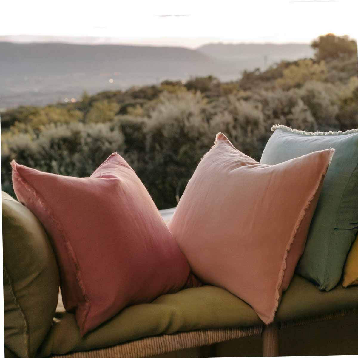 Housse de coussin Viti Haomy en lin lavé à franges - 13 coloris modernes