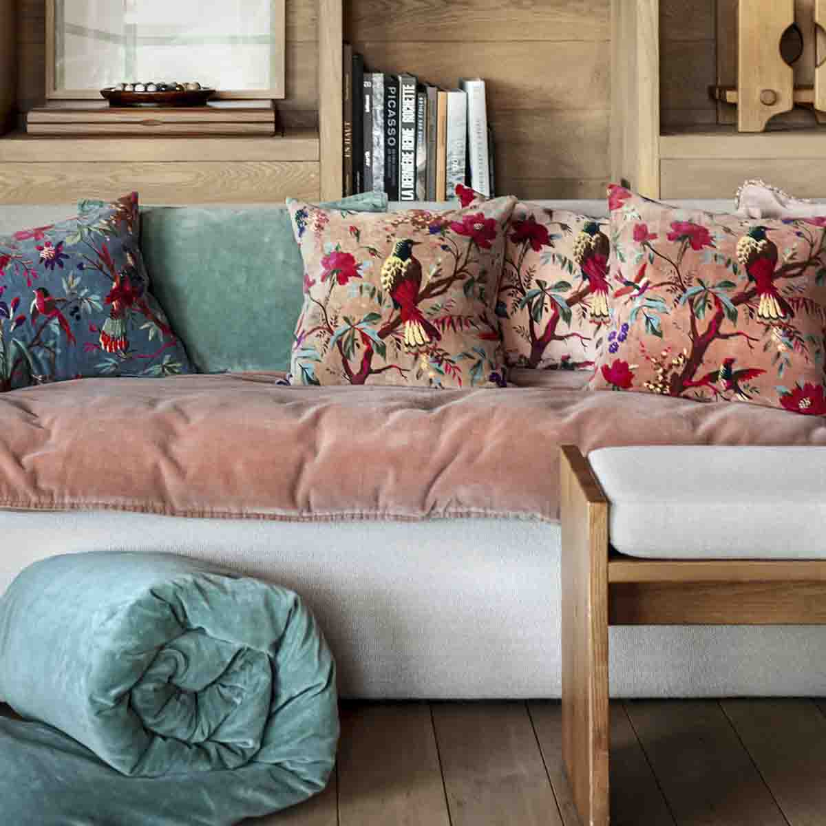 Housse de coussin Birdy Haomy en velours – Motif oiseaux & fleurs, 9 couleurs délicates