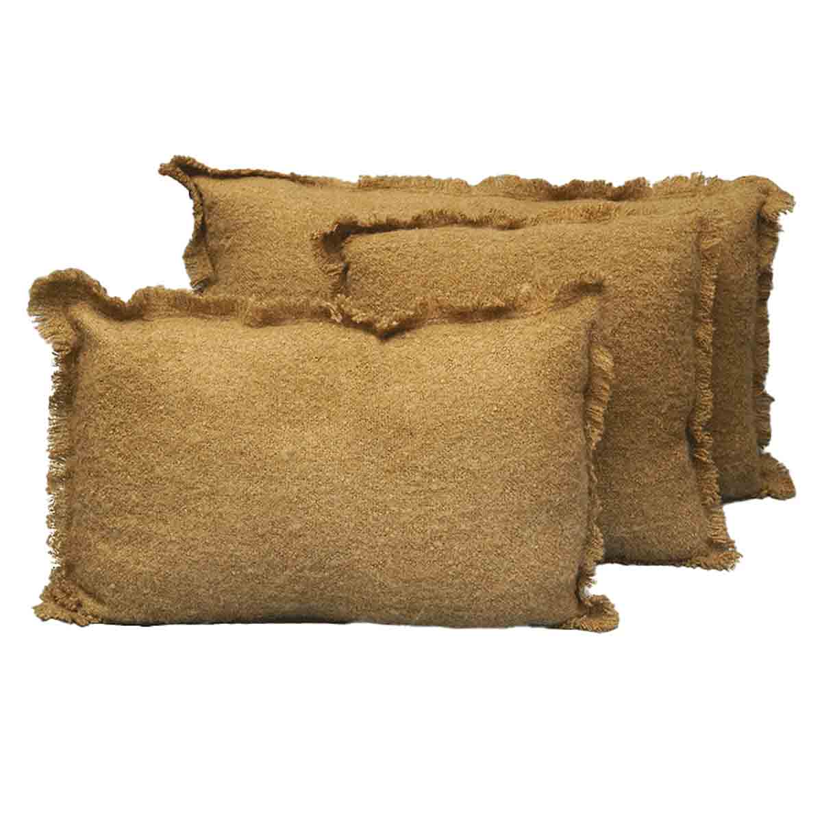 Coussin Aspen en laine – coloris  Gold – Haomy Harmony Textile, texture douce et naturelle, chaleur et élégance pour une décoration cocooning haut de gamme.