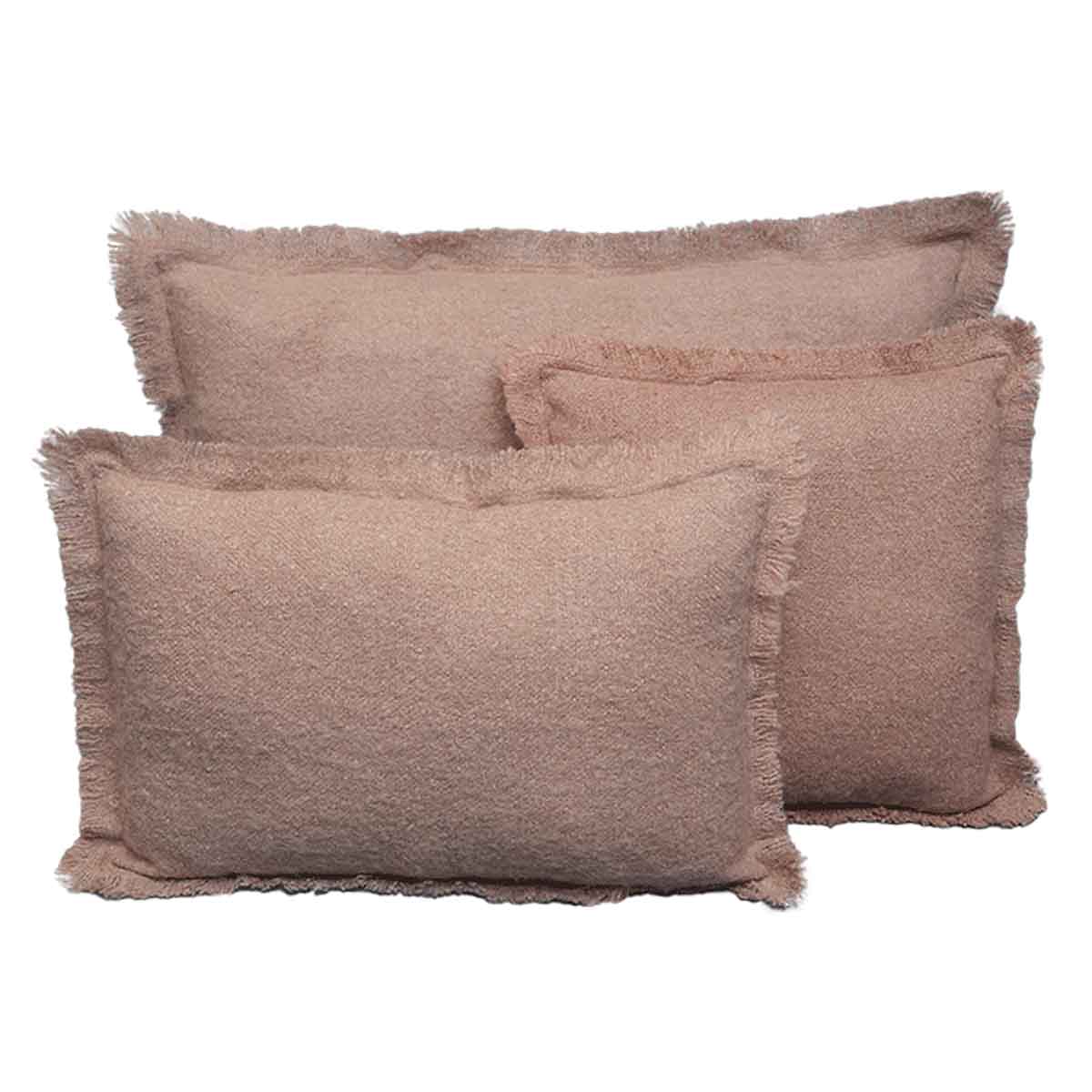 Coussin Aspen en laine – coloris Pétale – Haomy Harmony Textile, texture douce et naturelle, chaleur et élégance pour une décoration cocooning haut de gamme.