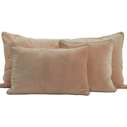 Coussin New Delhi Haomy en velours de coton coloris Cimarron – finition bourdon en lin naturel, style chic et intemporel