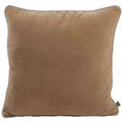 Coussin New Delhi Haomy en velours de coton coloris Tabac, 80x80 cm – finition bourdon en lin naturel, style chic et intemporel