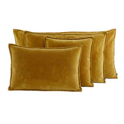 Coussin Manhattan Haomy en velours de coton coloris Chamois – finition volant chic pour une touche lumineuse et raffinée