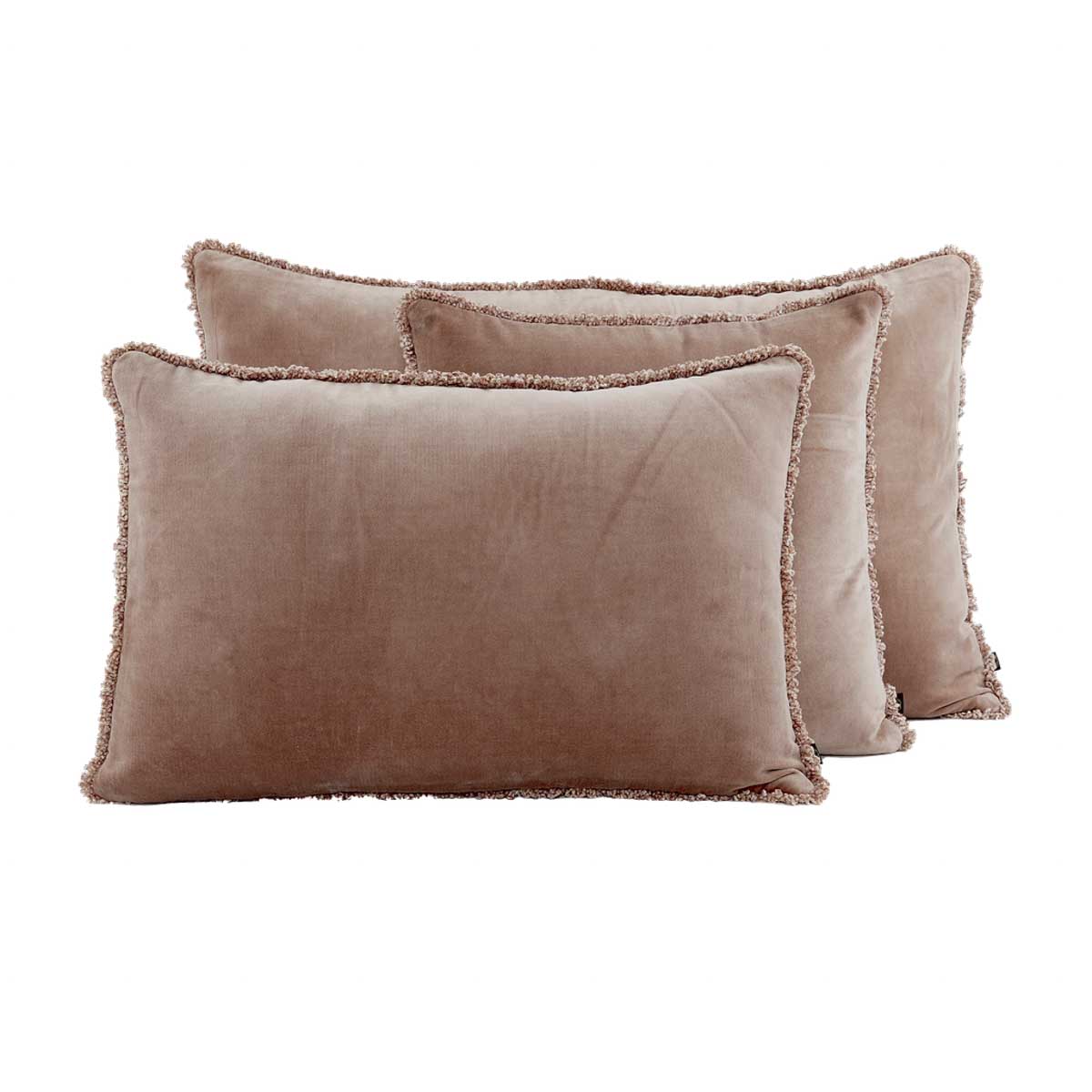 Coussin Kobe Haomy en velours frangé coloris Mocaccino – chaleur et élégance pour une déco raffinée