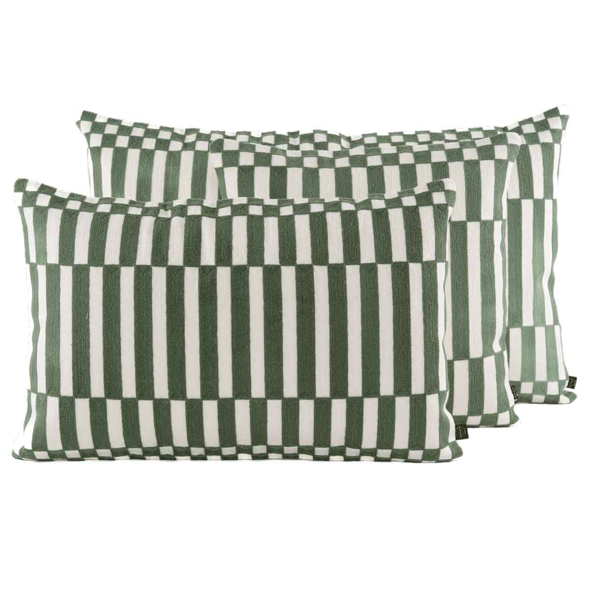 Housse de coussin Cancun en coton brodé – collection Haomy Harmony Textile, coloris Céladon et motif géométrique raffiné pour une déco chic