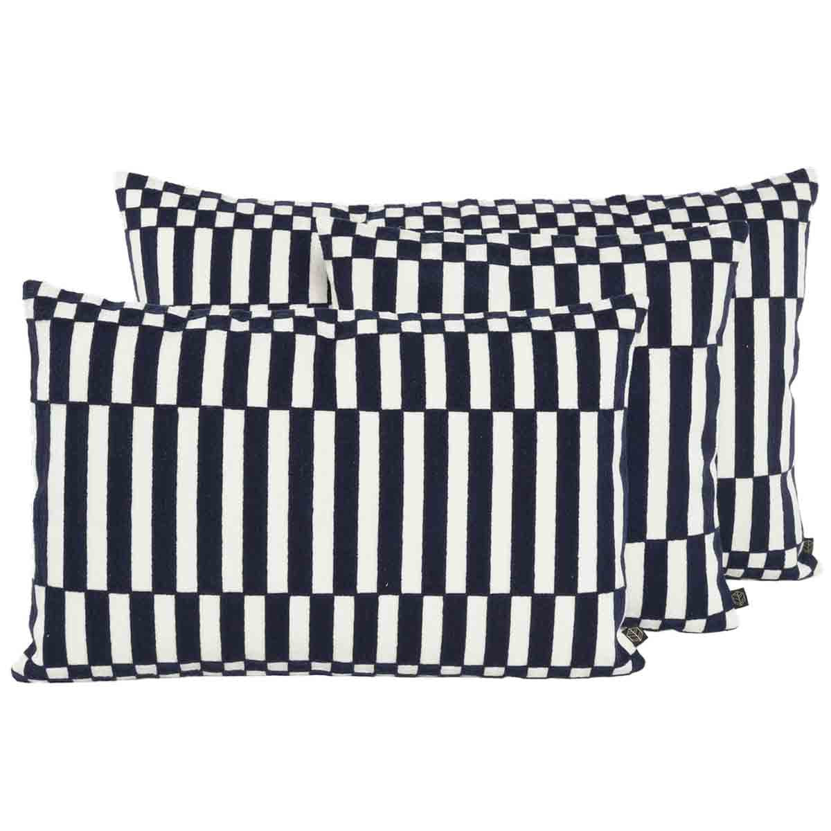 Housse de coussin Cancun en coton brodé – collection Haomy Harmony Textile, coloris Encre et motif géométrique raffiné pour une déco chic