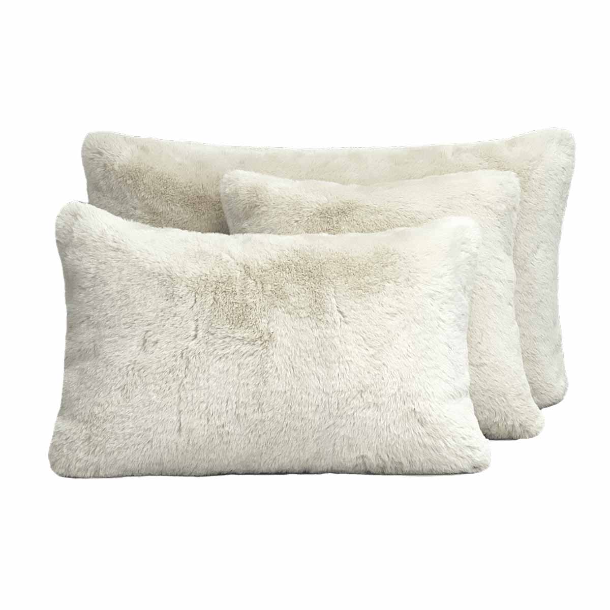 Housse de coussin Chamonix Haomy en fausse fourrure ultra douce, coloris Ivoire – chaleur et confort pour une déco cocooning
