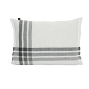 Housse de coussin Paros Haomy en lin lavé, coloris Pigeon – motif à bandes tissées et finition frangée