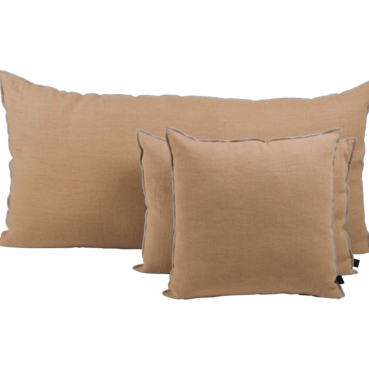 Housse de coussin Chennai en lin lavé avec liseré Cimarron – collection Haomy Harmony Textile, élégance sobre et finition haut de gamme.