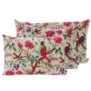 Housse de coussin Birdy en velours céladon imprimé oiseaux et fleurs – Haomy Harmony Textile, touche douce et romantique pour une déco chic.