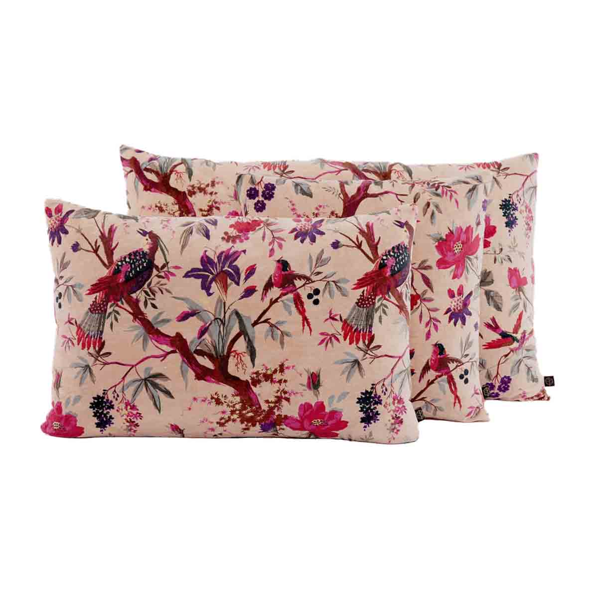 Housse de coussin Birdy en velours cimarron imprimé oiseaux et fleurs – Haomy Harmony Textile, touche douce et romantique pour une déco chic.