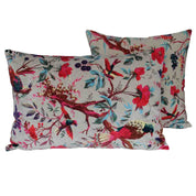 Housse de coussin Birdy en velours craie imprimé oiseaux et fleurs – Haomy Harmony Textile, touche douce et romantique pour une déco chic.