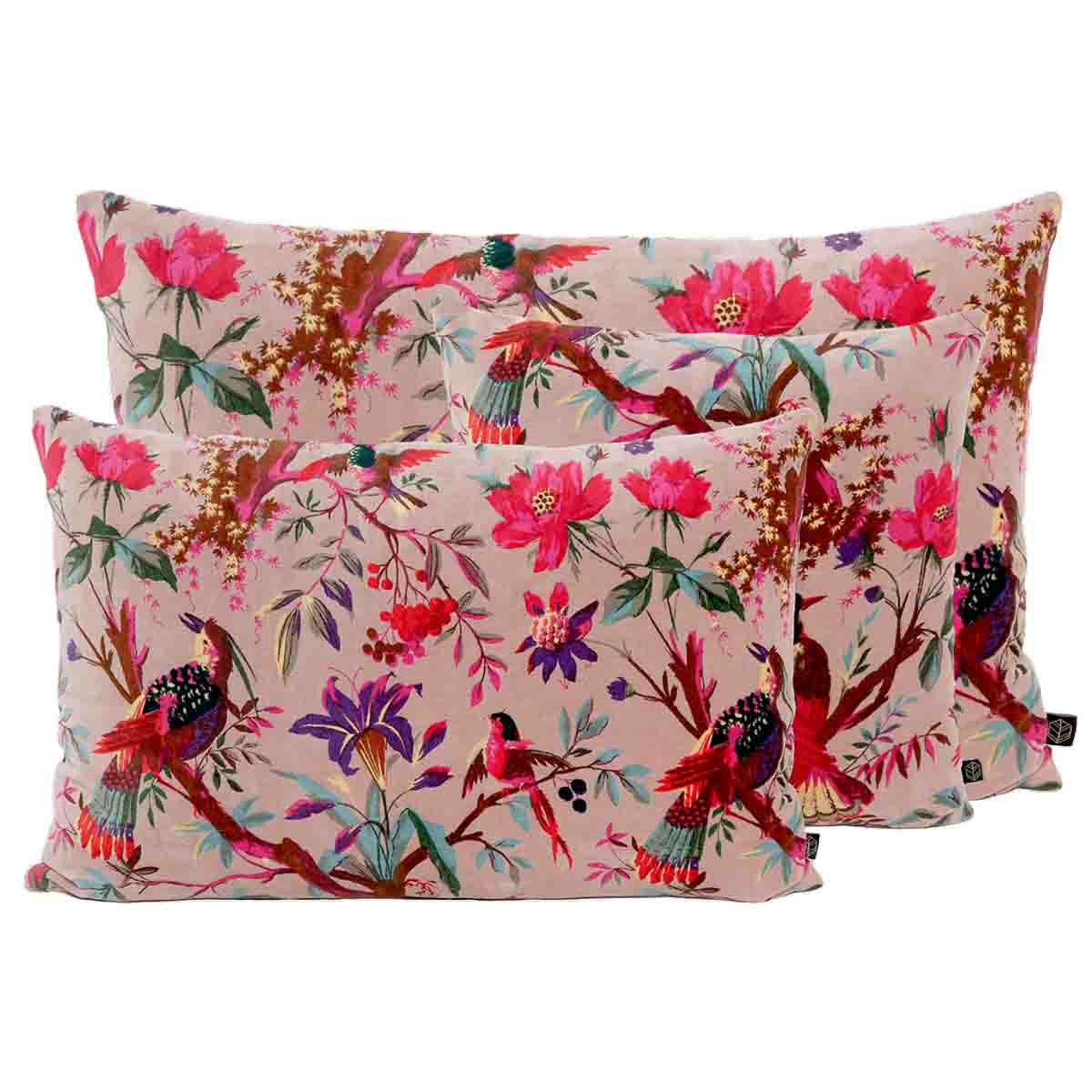 Housse de coussin Birdy en velours petale imprimé oiseaux et fleurs – Haomy Harmony Textile, touche douce et romantique pour une déco chic.
