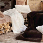 Plaid Chamonix Haomy en fausse fourrure cosy - 3 couleurs chaleureuses