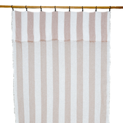 Rideau Turin en voile rayé 50 % lin et 50 % coton Cimarron, léger et lumineux, accroché par pinces