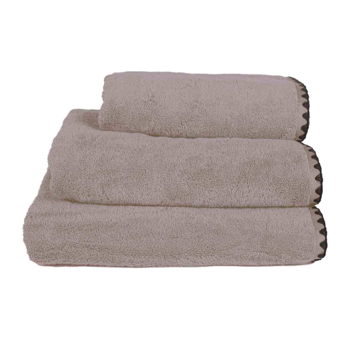 Serviette de bain Issey Haomy en coton 550 g/m², coloris petale, finition overlock noir, disponible en 3 tailles – douce et absorbante