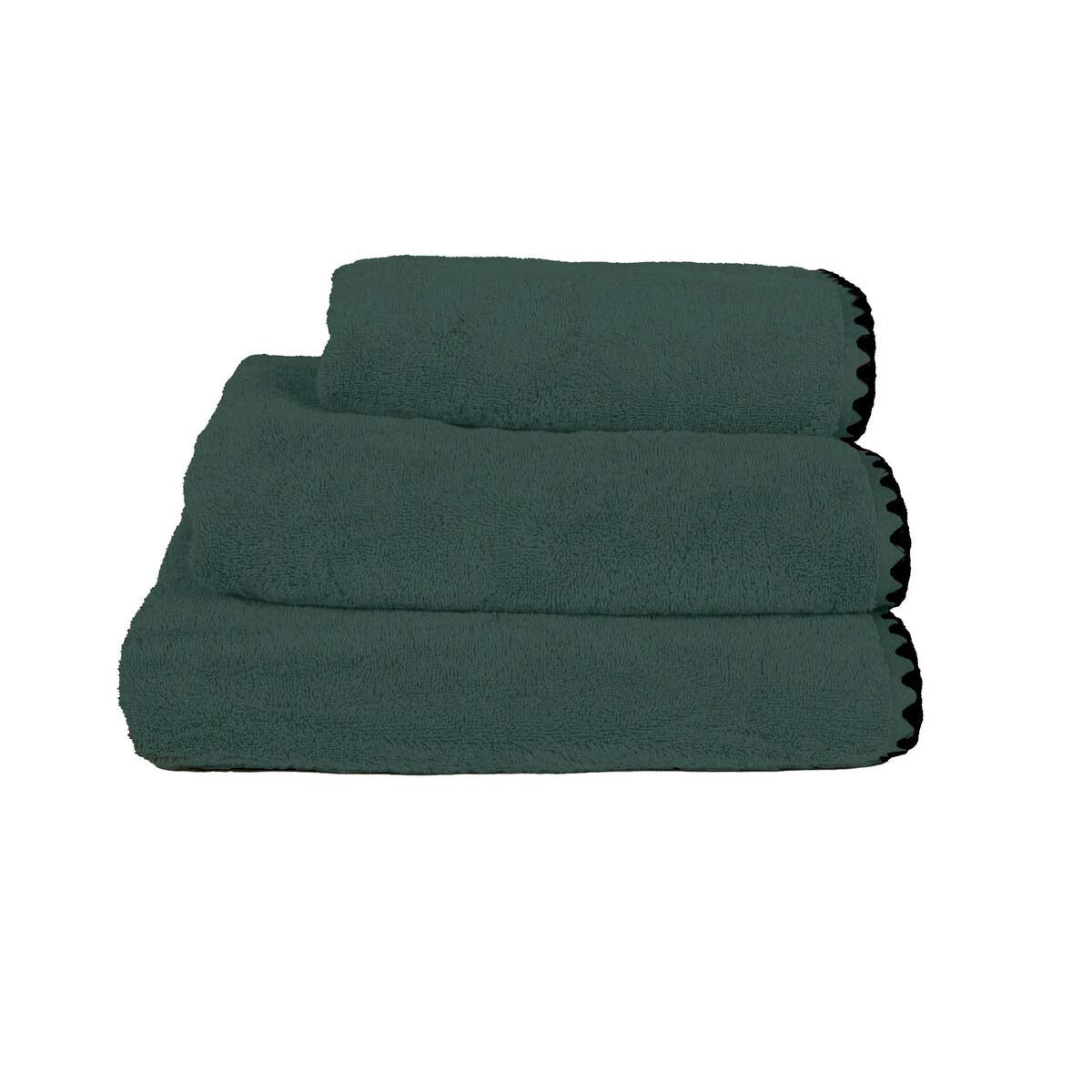 Serviette de bain Issey Haomy en coton 550 g/m², coloris pigeon, finition overlock noir, disponible en 3 tailles – douce et absorbante