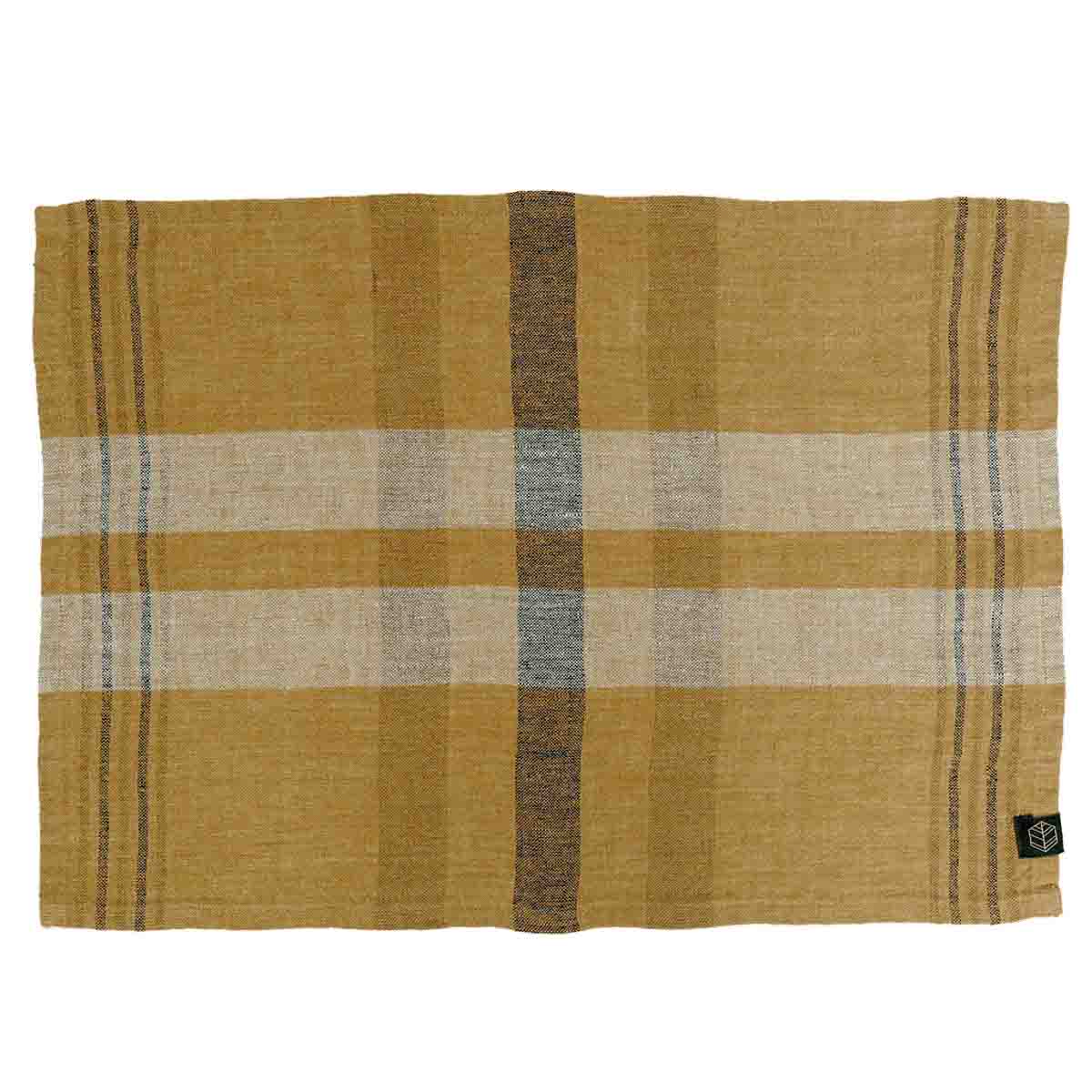  set de table Aalborg Haomy en lin et coton, motif à carreaux coloris Gold – élégance naturelle et finitions soignées