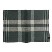 Serviette / set de table Aalborg Haomy en lin et coton, motif à carreaux coloris Pigeon – élégance naturelle et finitions soignées